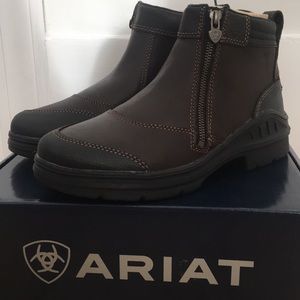 NWT Ariat Barnyard Side Zip boots